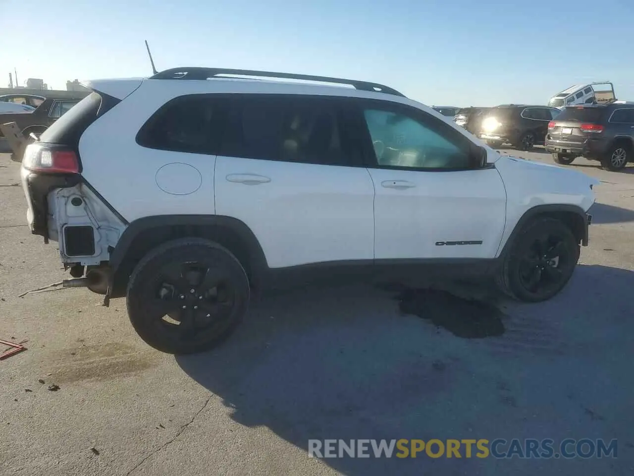 3 Photograph of a damaged car 1C4PJLLX5KD381586 JEEP GRAND CHER 2019
