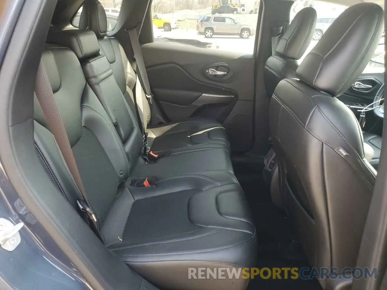 11 Photograph of a damaged car 1C4PJLLX6KD384089 JEEP GRAND CHER 2019