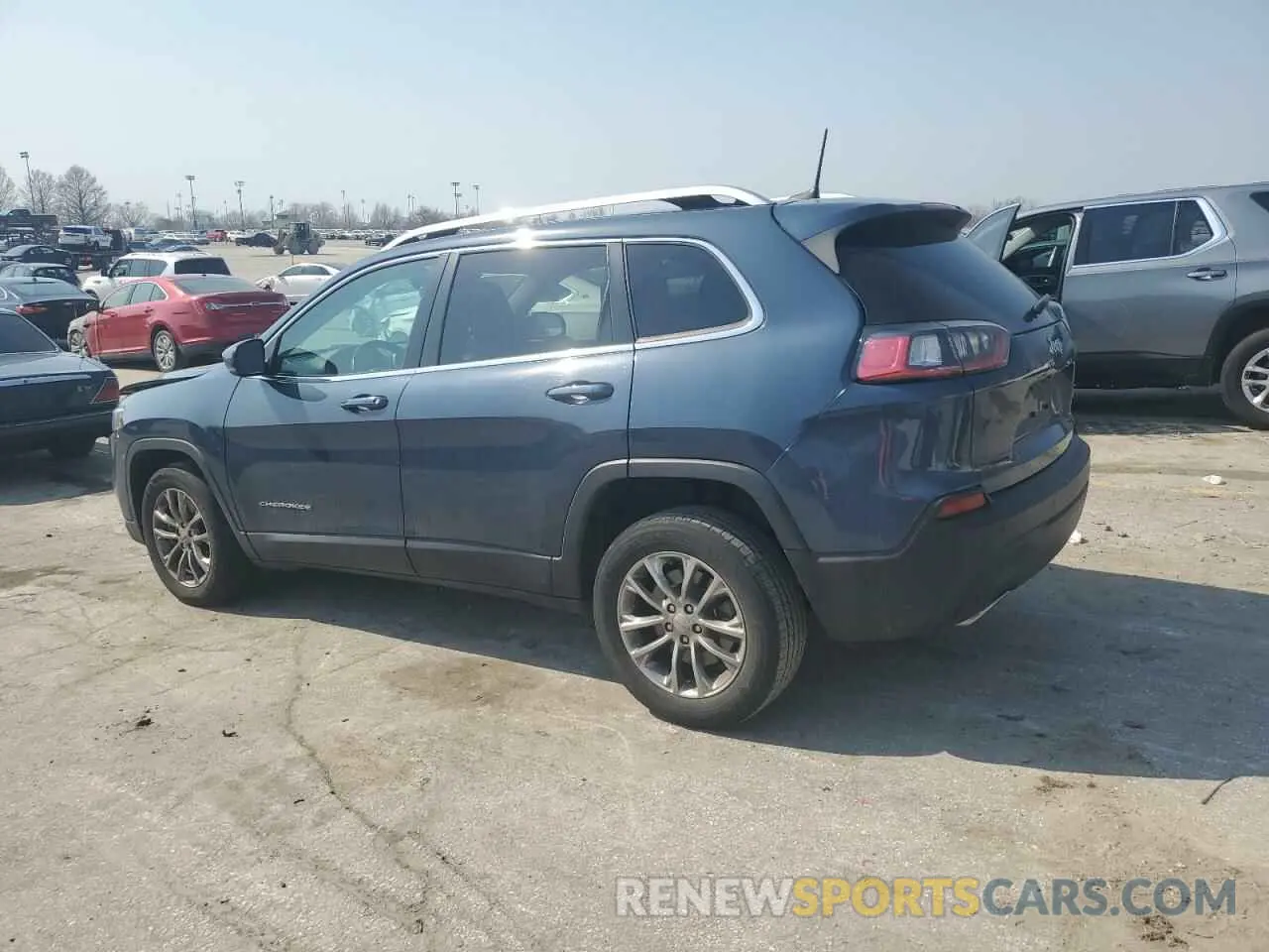 2 Photograph of a damaged car 1C4PJLLX6KD384089 JEEP GRAND CHER 2019