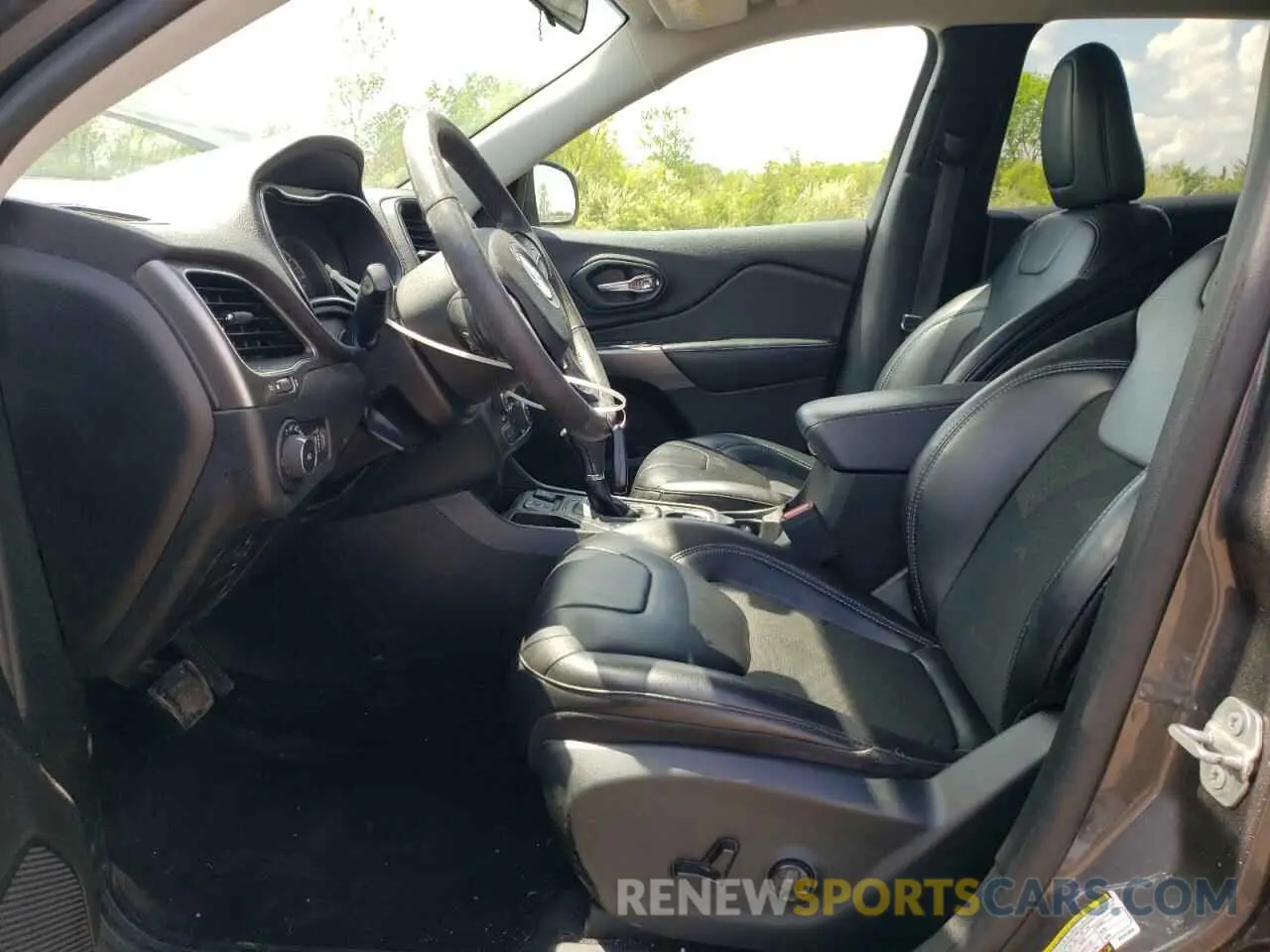 7 Photograph of a damaged car 1C4PJLLXXKD131602 JEEP GRAND CHER 2019