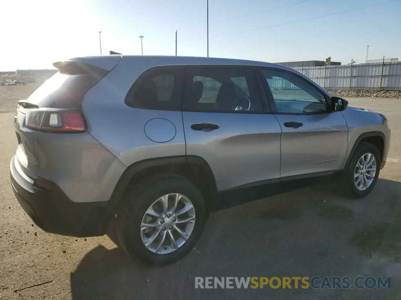 3 Photograph of a damaged car 1C4PJMAX2KD347338 JEEP GRAND CHER 2019