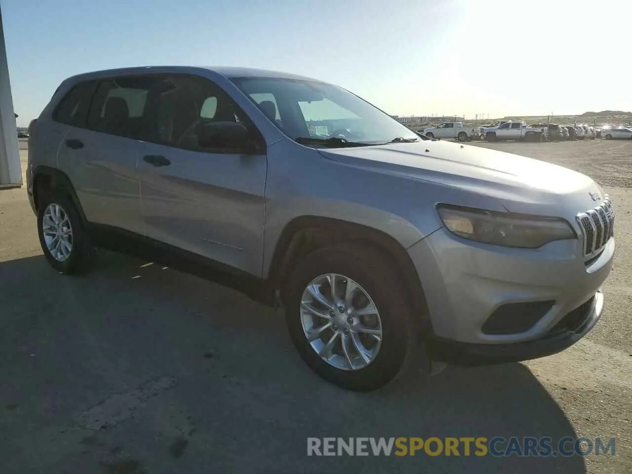 4 Photograph of a damaged car 1C4PJMAX2KD347338 JEEP GRAND CHER 2019