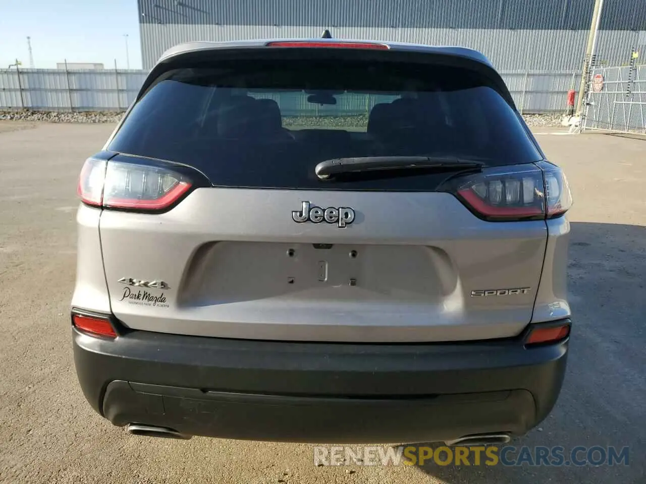 6 Photograph of a damaged car 1C4PJMAX2KD347338 JEEP GRAND CHER 2019