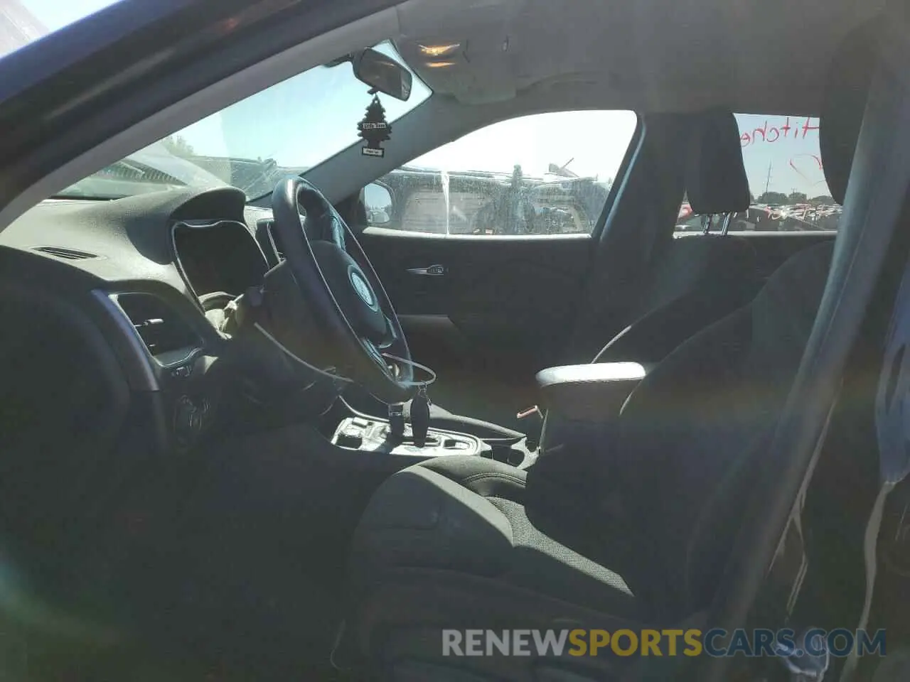 7 Photograph of a damaged car 1C4PJMCB0KD124765 JEEP GRAND CHER 2019
