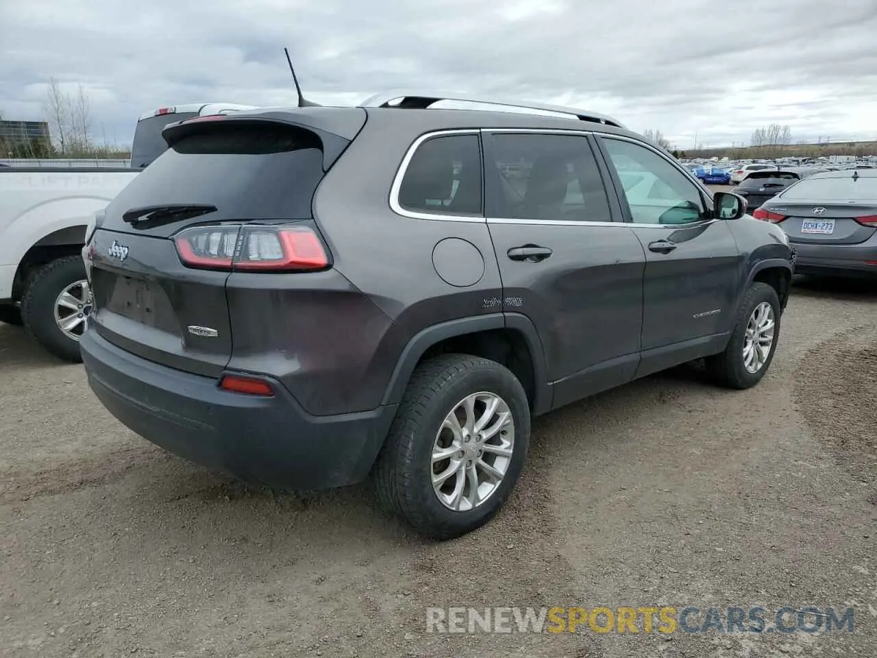 3 Photograph of a damaged car 1C4PJMCB0KD136074 JEEP GRAND CHER 2019