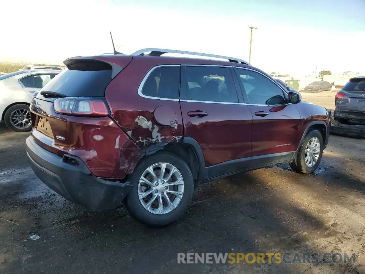 3 Photograph of a damaged car 1C4PJMCB0KD140030 JEEP GRAND CHER 2019