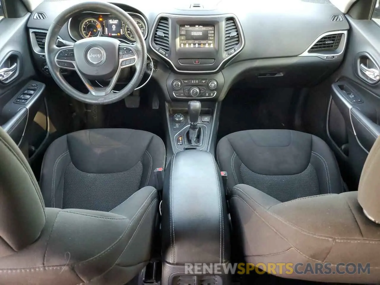 8 Photograph of a damaged car 1C4PJMCB0KD140030 JEEP GRAND CHER 2019