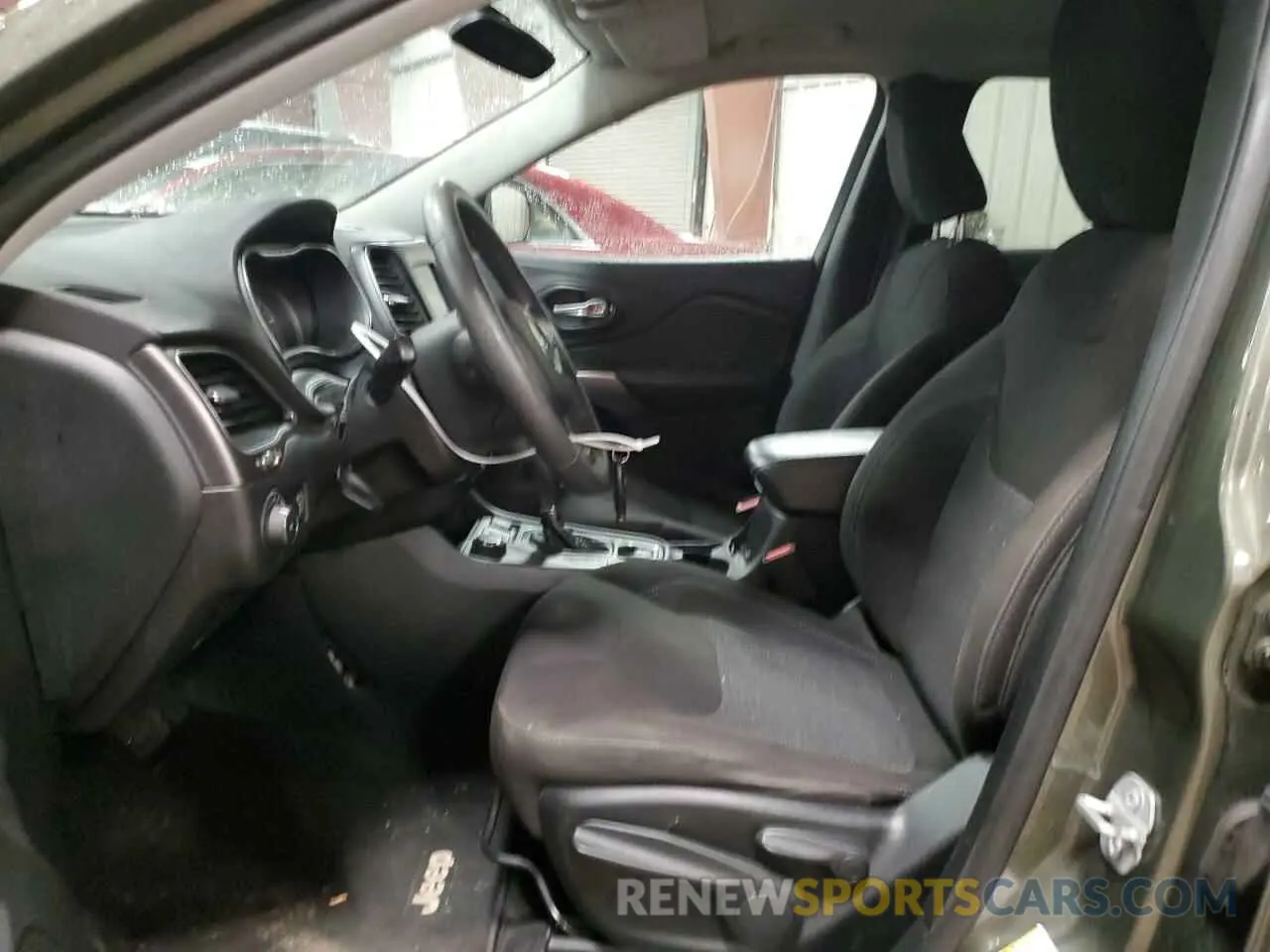 7 Photograph of a damaged car 1C4PJMCB0KD140738 JEEP GRAND CHER 2019