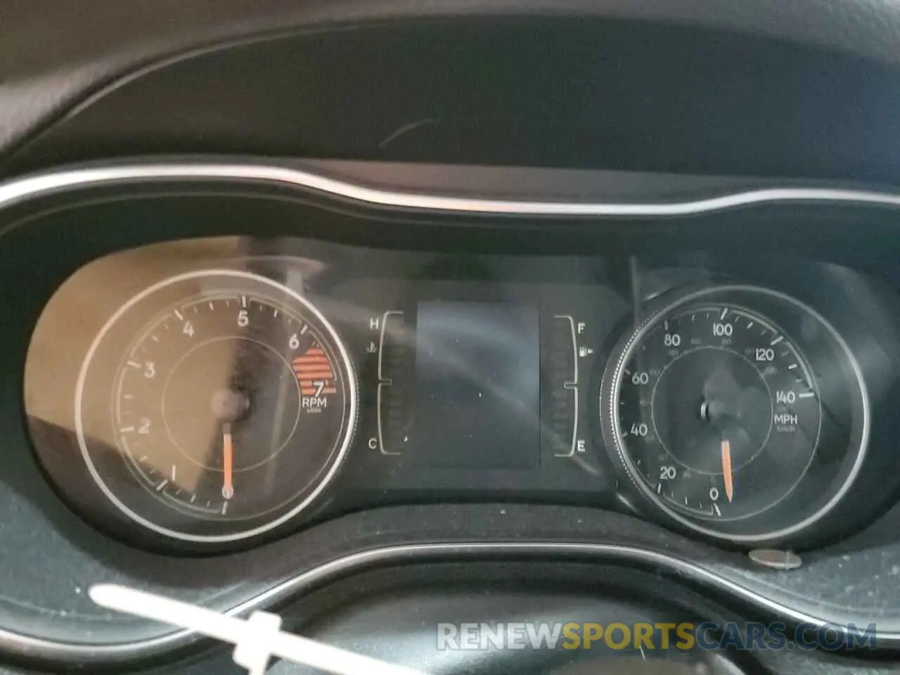 9 Photograph of a damaged car 1C4PJMCB1KD363063 JEEP GRAND CHER 2019
