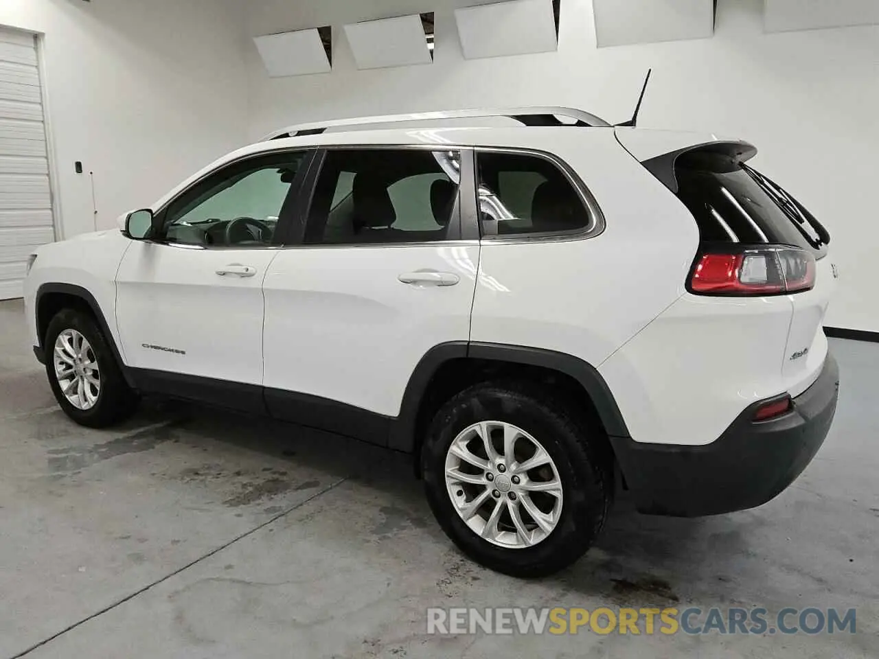 2 Photograph of a damaged car 1C4PJMCB1KD393132 JEEP GRAND CHER 2019