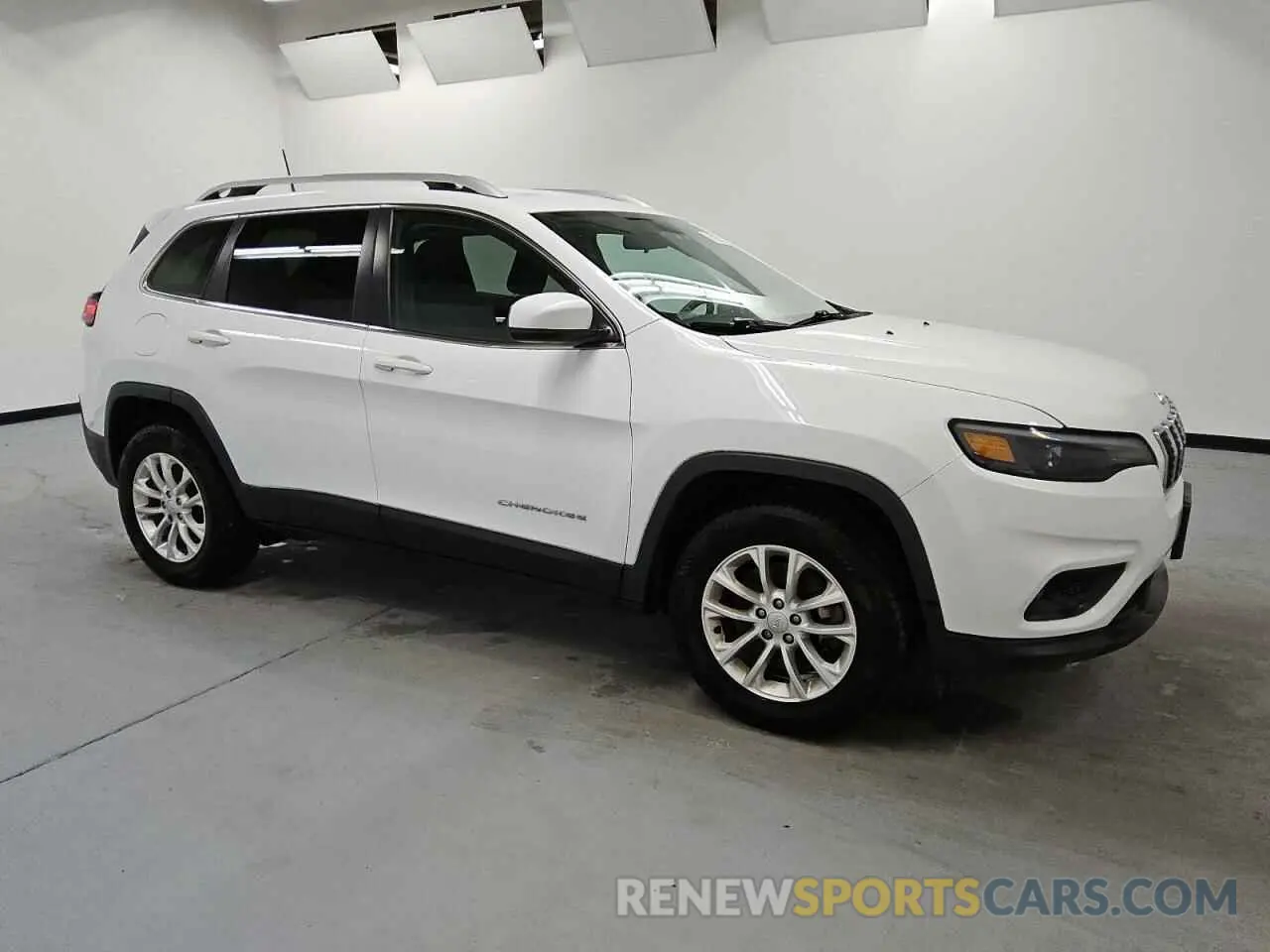 4 Photograph of a damaged car 1C4PJMCB1KD393132 JEEP GRAND CHER 2019