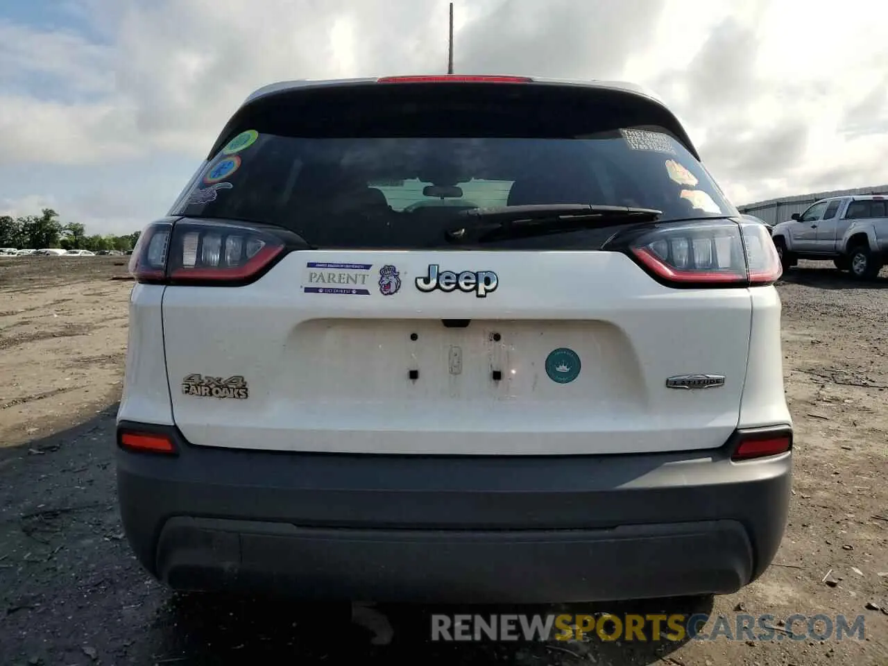 6 Photograph of a damaged car 1C4PJMCB2KD330721 JEEP GRAND CHER 2019