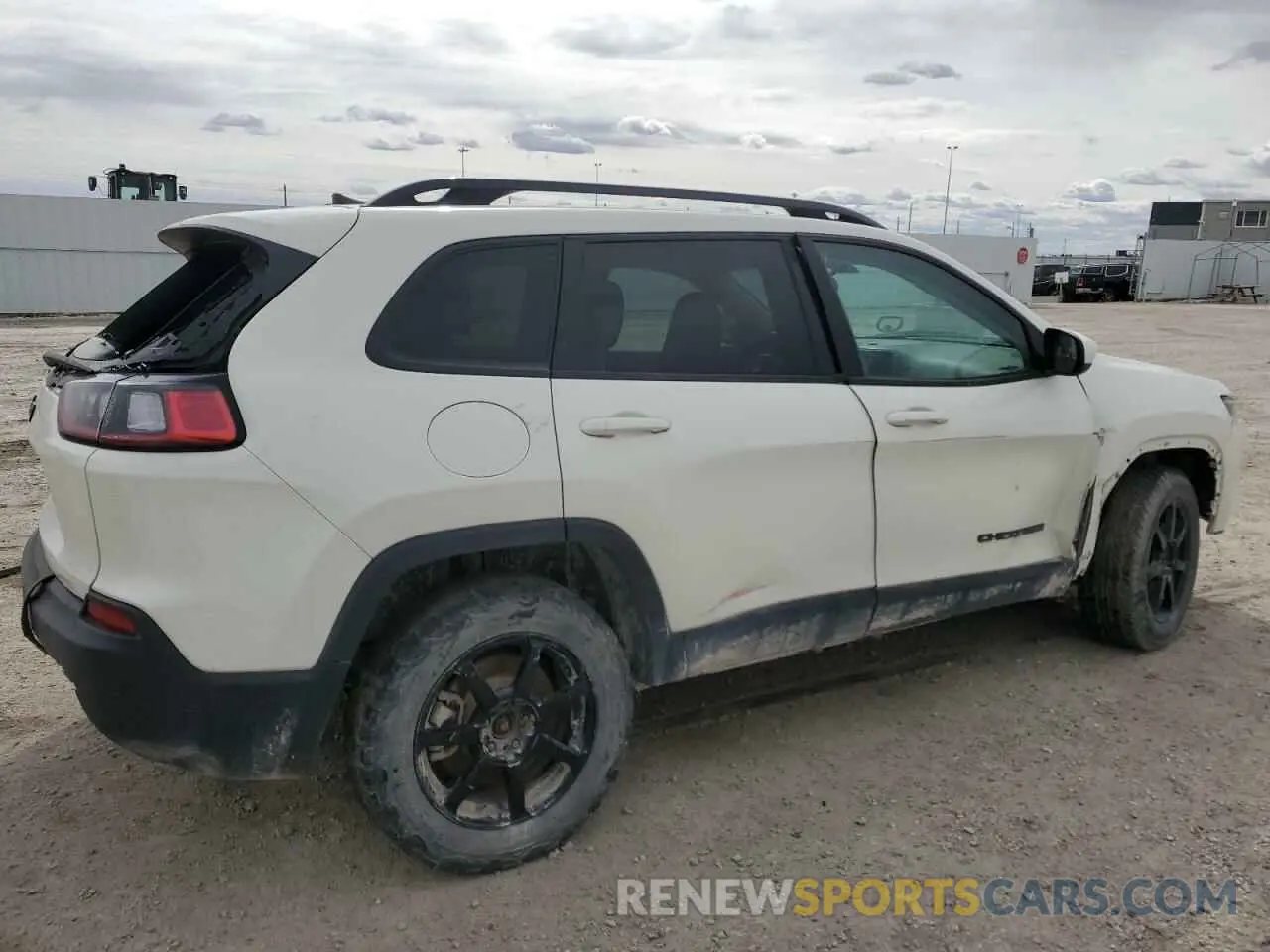 3 Photograph of a damaged car 1C4PJMCB2KD452964 JEEP GRAND CHER 2019