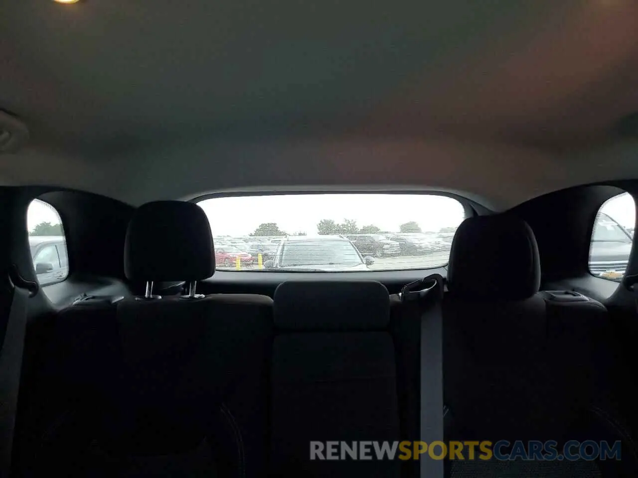 10 Photograph of a damaged car 1C4PJMCB3KD210488 JEEP GRAND CHER 2019