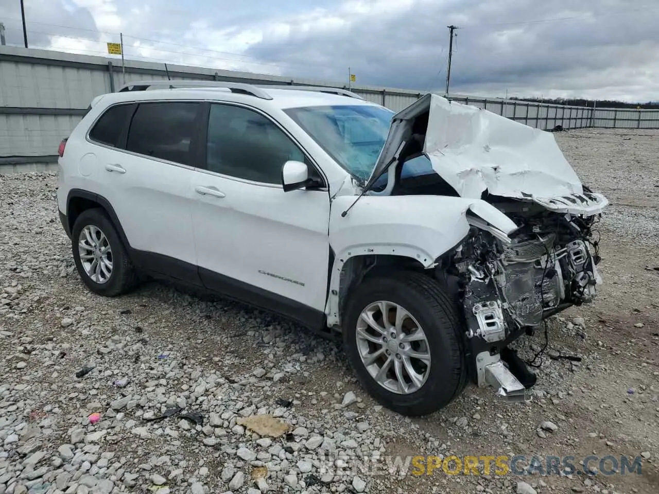 4 Photograph of a damaged car 1C4PJMCB4KD367480 JEEP GRAND CHER 2019