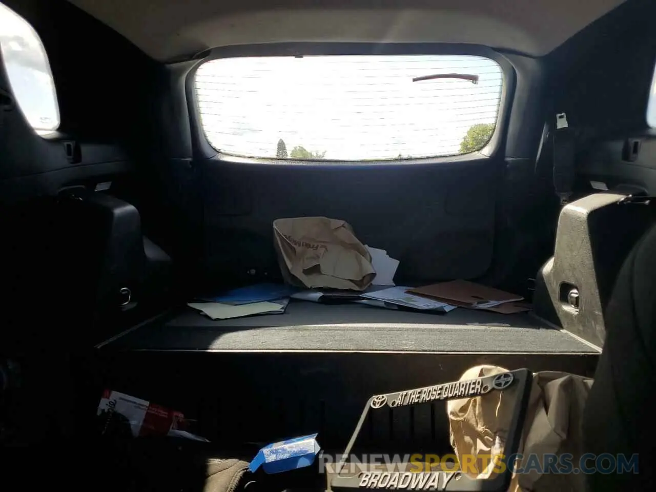 10 Photograph of a damaged car 1C4PJMCB5KD212730 JEEP GRAND CHER 2019