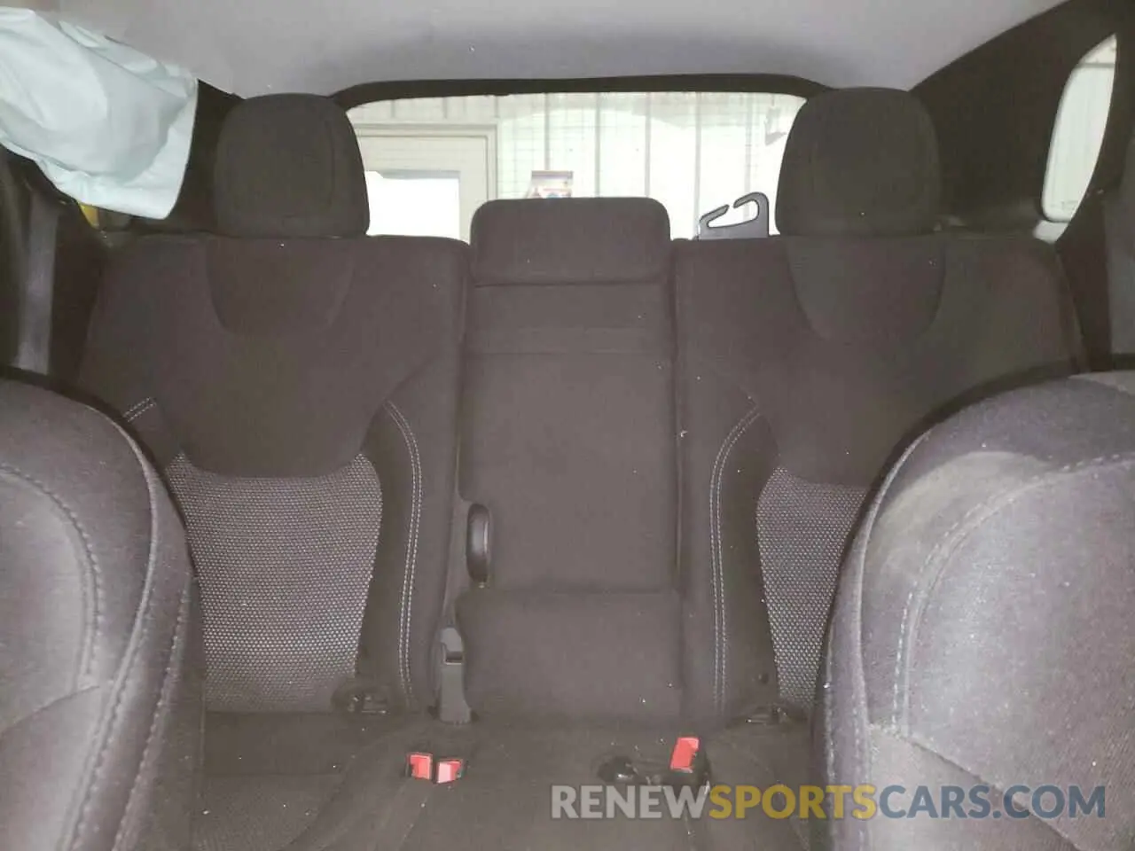 10 Photograph of a damaged car 1C4PJMCB5KD375555 JEEP GRAND CHER 2019