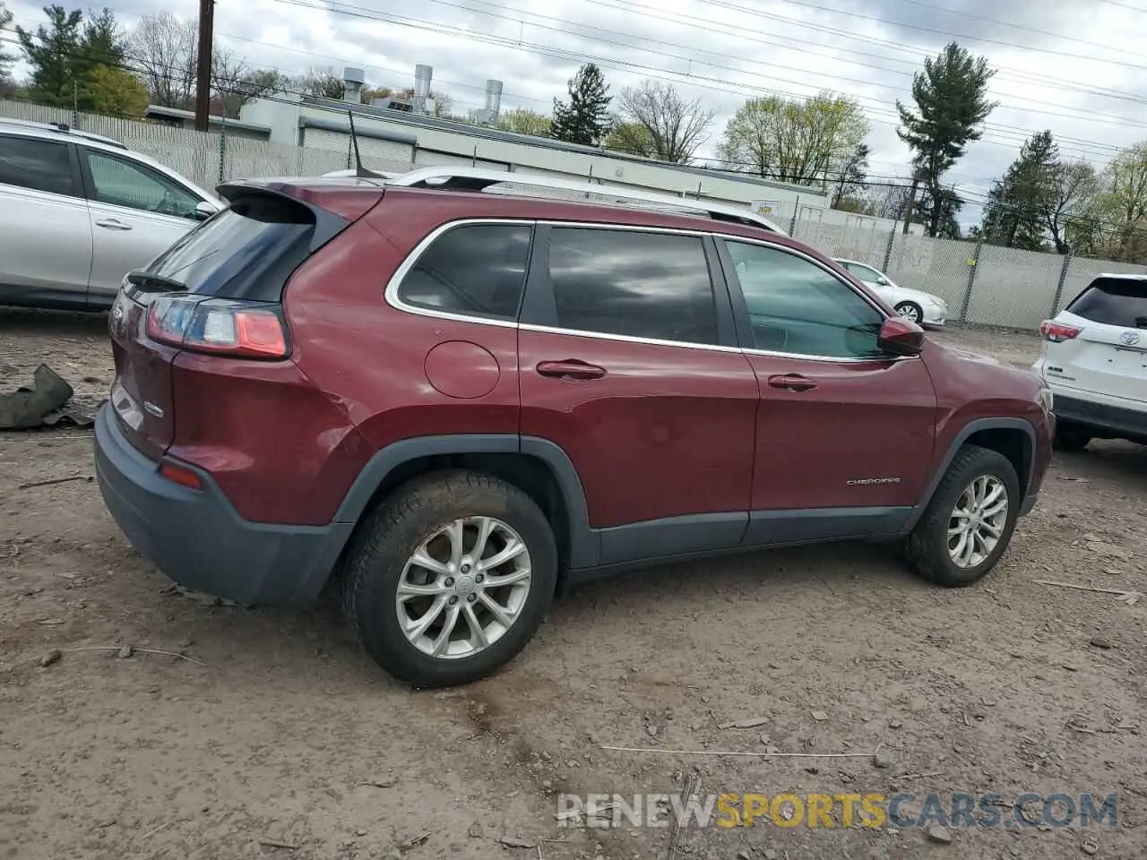 3 Photograph of a damaged car 1C4PJMCB7KD394821 JEEP GRAND CHER 2019