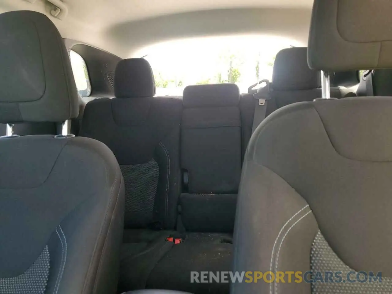 10 Photograph of a damaged car 1C4PJMCB8KD212964 JEEP GRAND CHER 2019