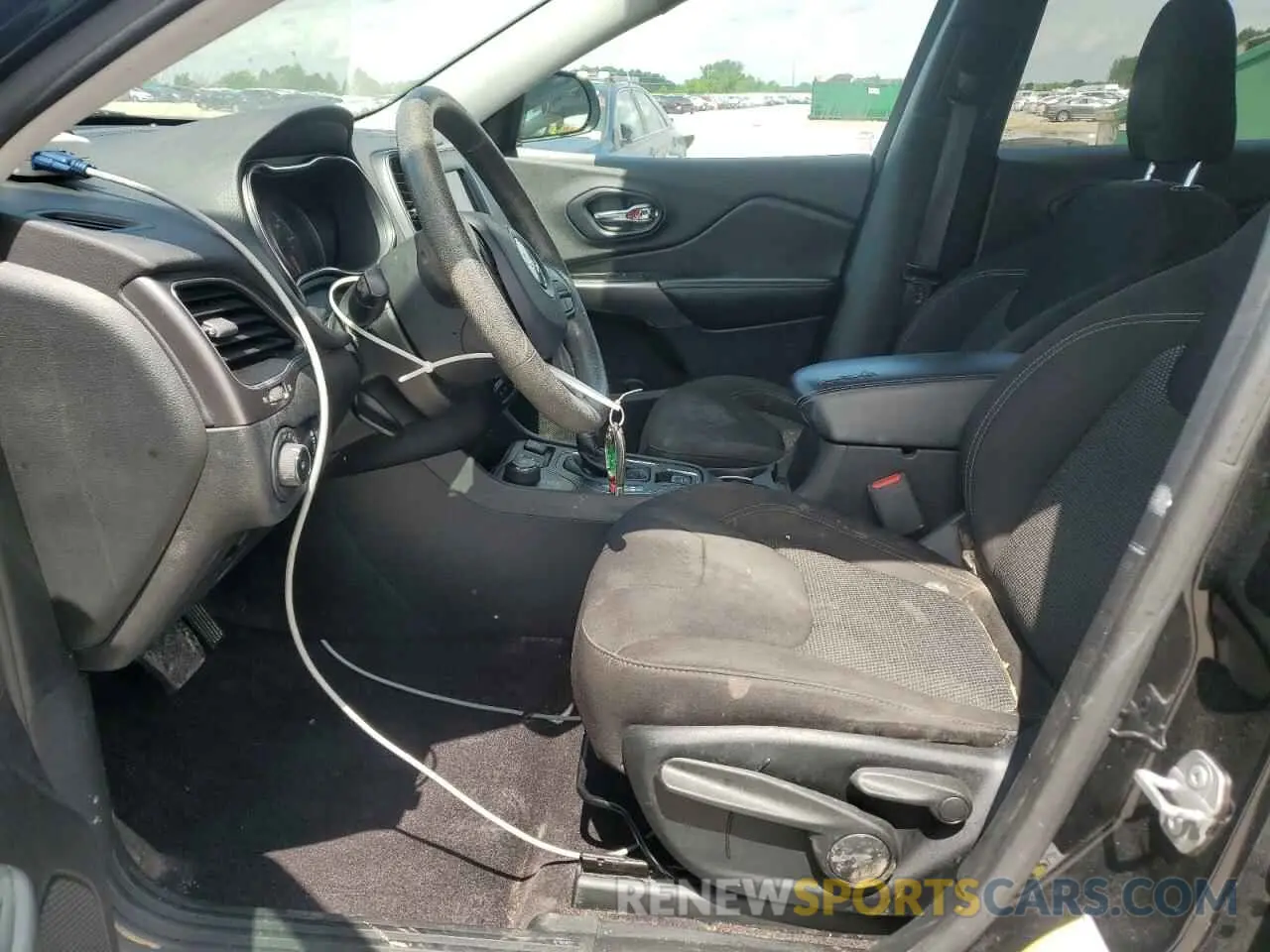 7 Photograph of a damaged car 1C4PJMCB8KD212964 JEEP GRAND CHER 2019