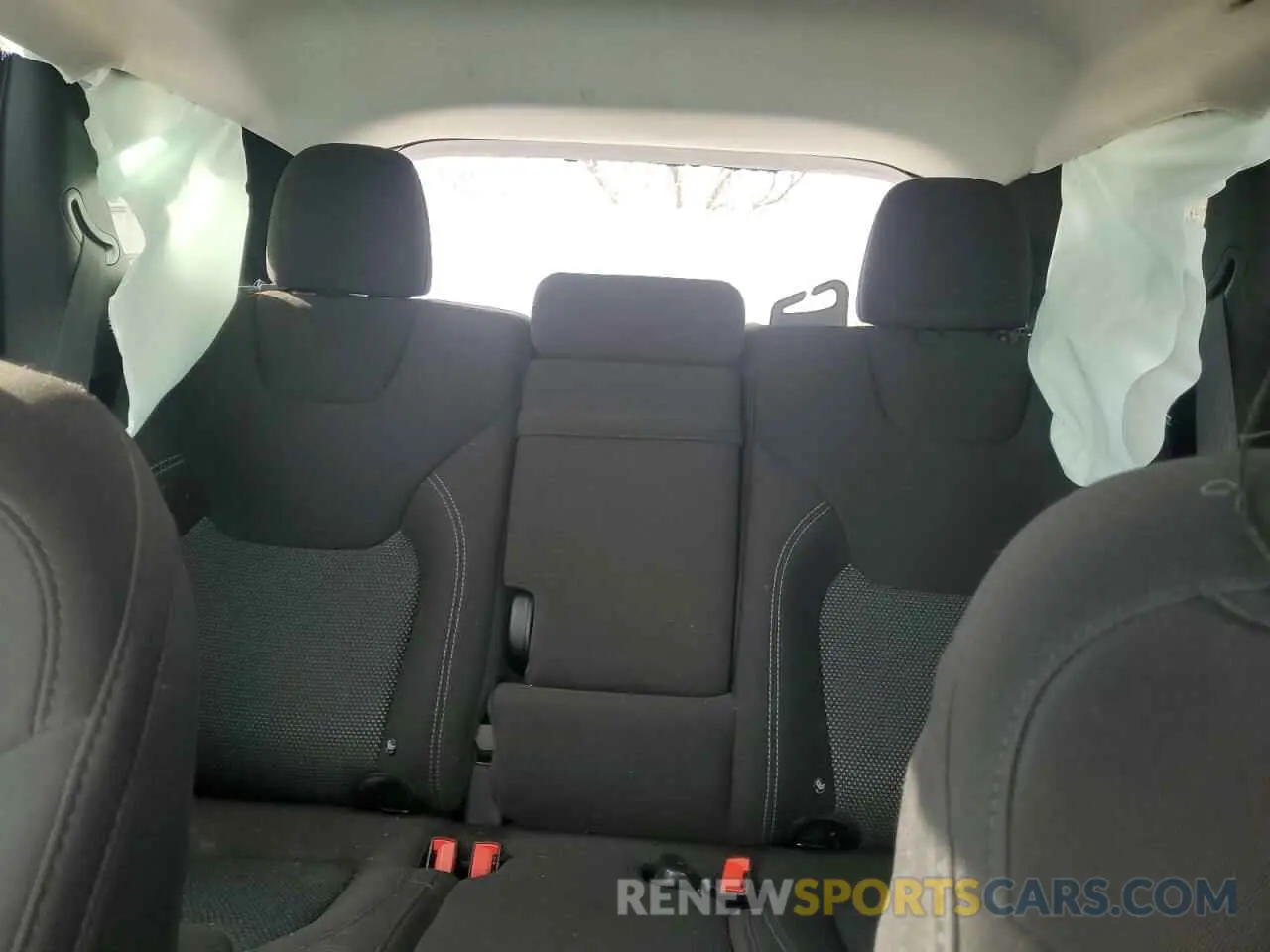 10 Photograph of a damaged car 1C4PJMCB9KD158249 JEEP GRAND CHER 2019