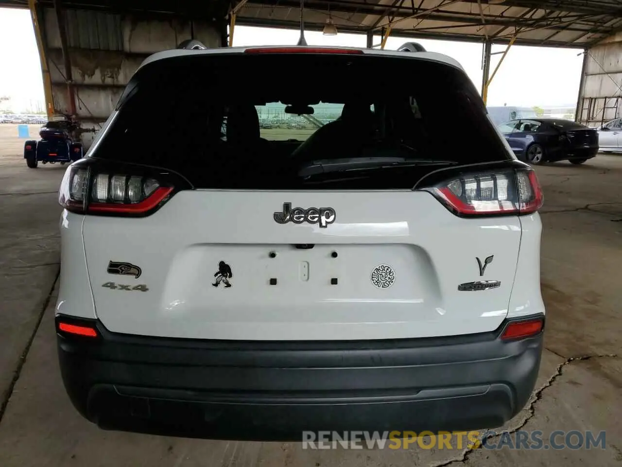 6 Photograph of a damaged car 1C4PJMCBXKD238157 JEEP GRAND CHER 2019