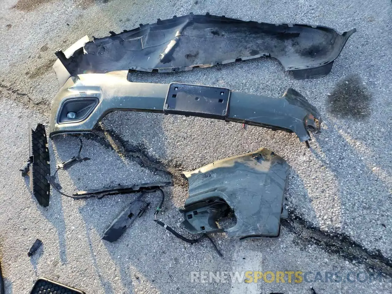 15 Photograph of a damaged car 1C4PJMCX0KD113213 JEEP GRAND CHER 2019