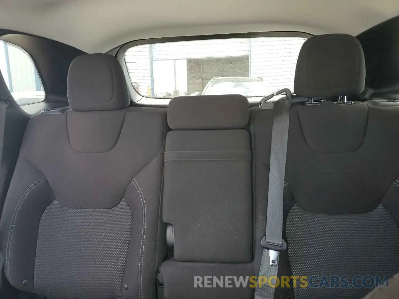 10 Photograph of a damaged car 1C4PJMCX2KD315664 JEEP GRAND CHER 2019