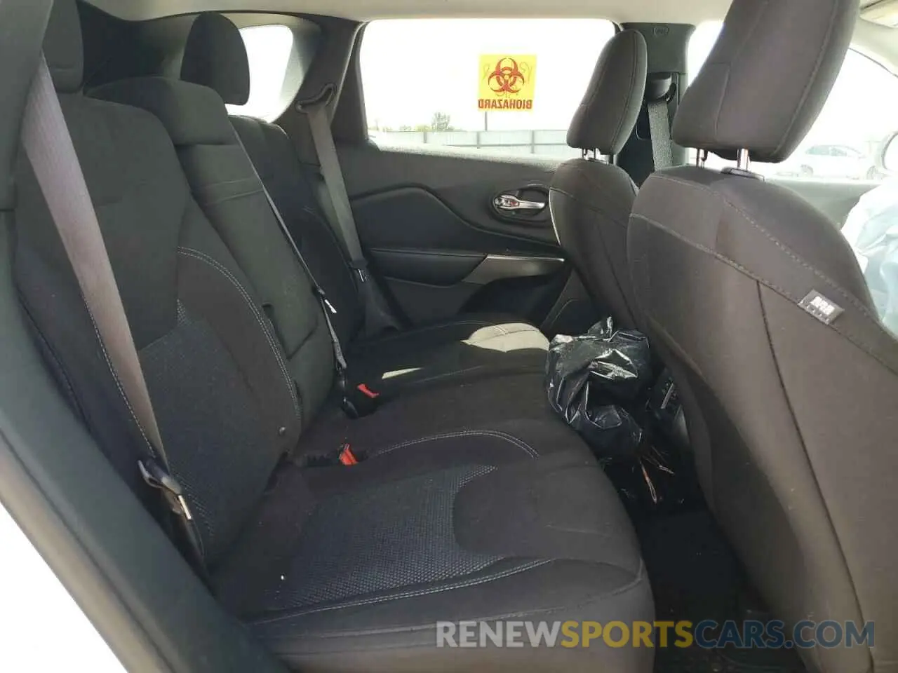 11 Photograph of a damaged car 1C4PJMCX2KD315664 JEEP GRAND CHER 2019