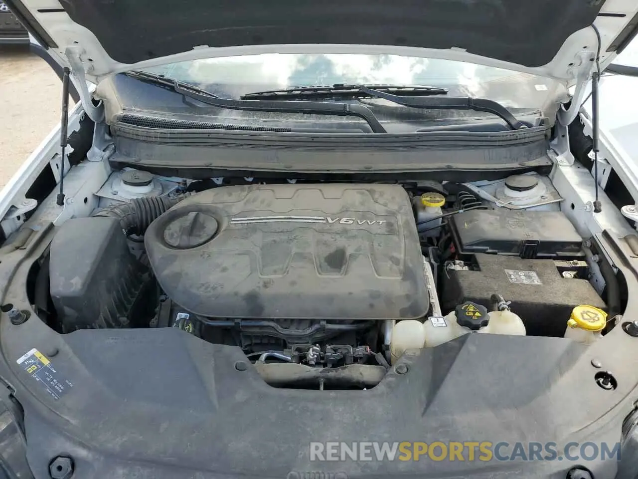 12 Photograph of a damaged car 1C4PJMCX2KD315664 JEEP GRAND CHER 2019