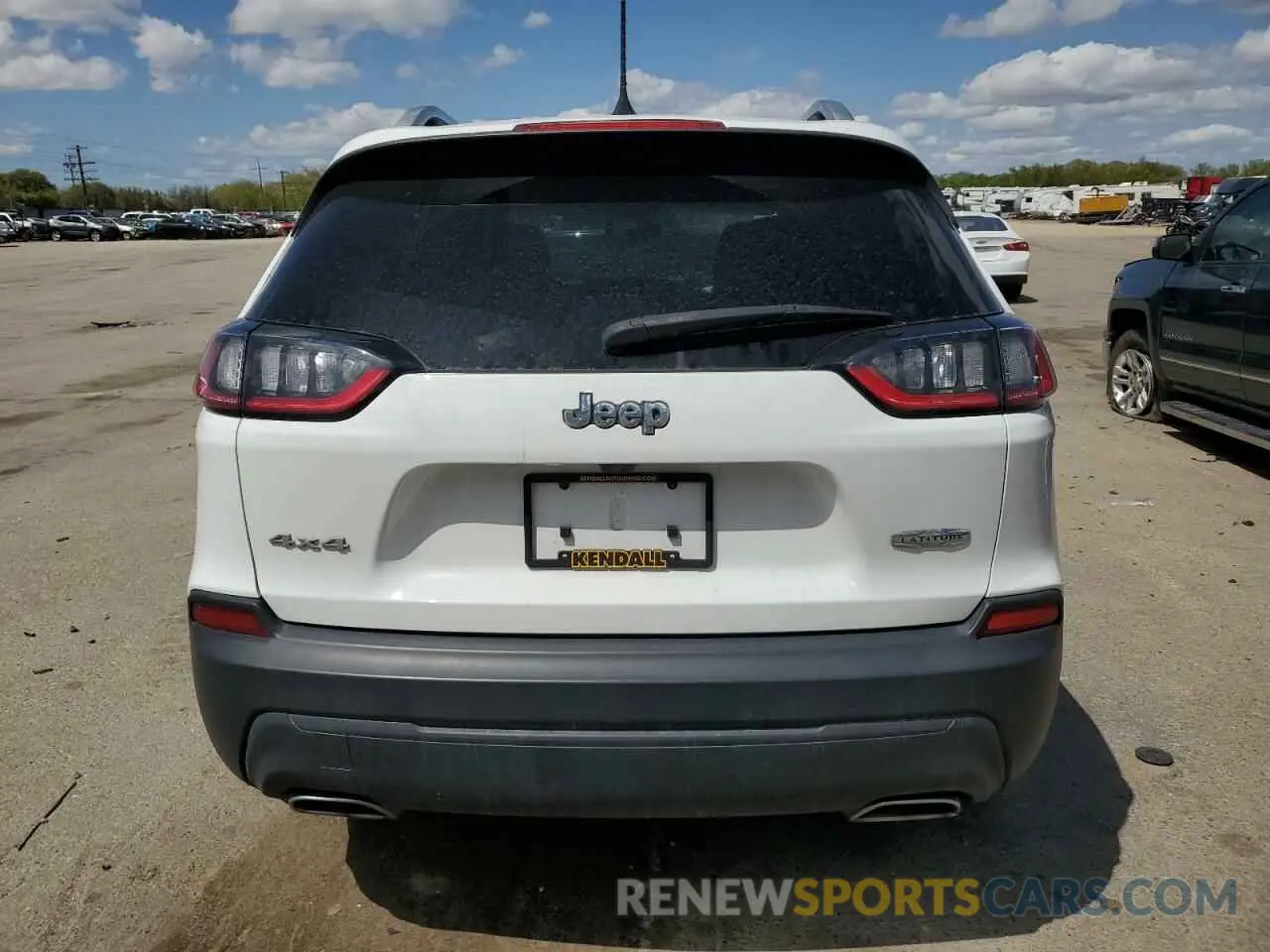 6 Photograph of a damaged car 1C4PJMCX2KD315664 JEEP GRAND CHER 2019