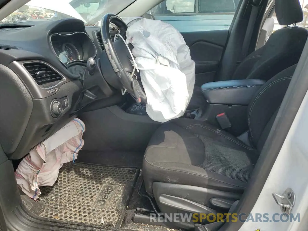 7 Photograph of a damaged car 1C4PJMCX2KD315664 JEEP GRAND CHER 2019