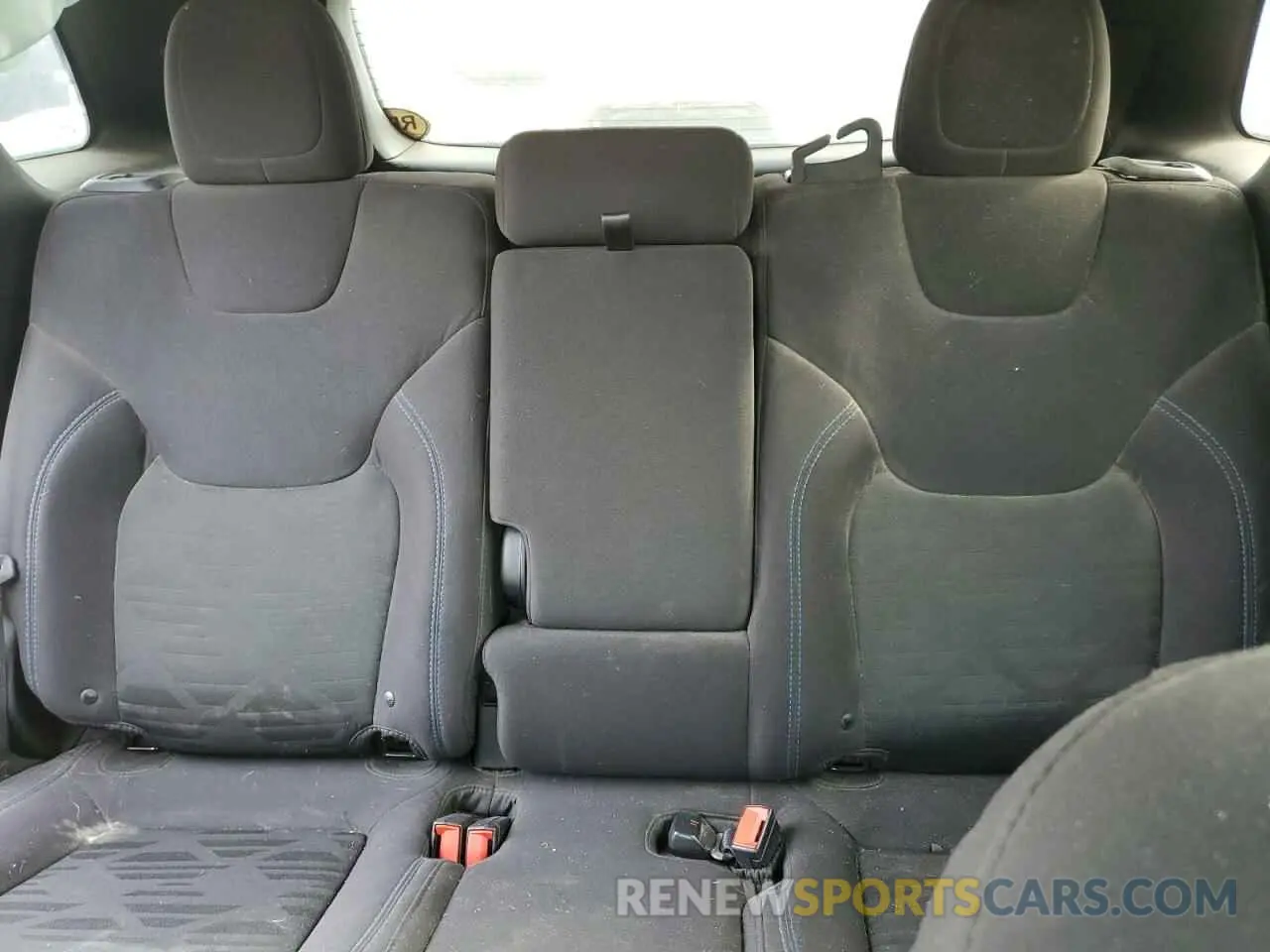 10 Photograph of a damaged car 1C4PJMCX5KD448998 JEEP GRAND CHER 2019