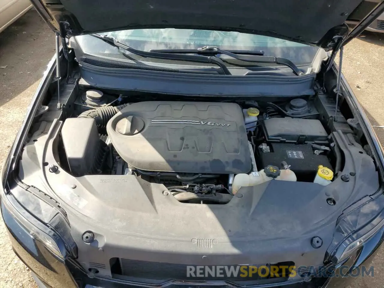 11 Photograph of a damaged car 1C4PJMCX8KD229789 JEEP GRAND CHER 2019