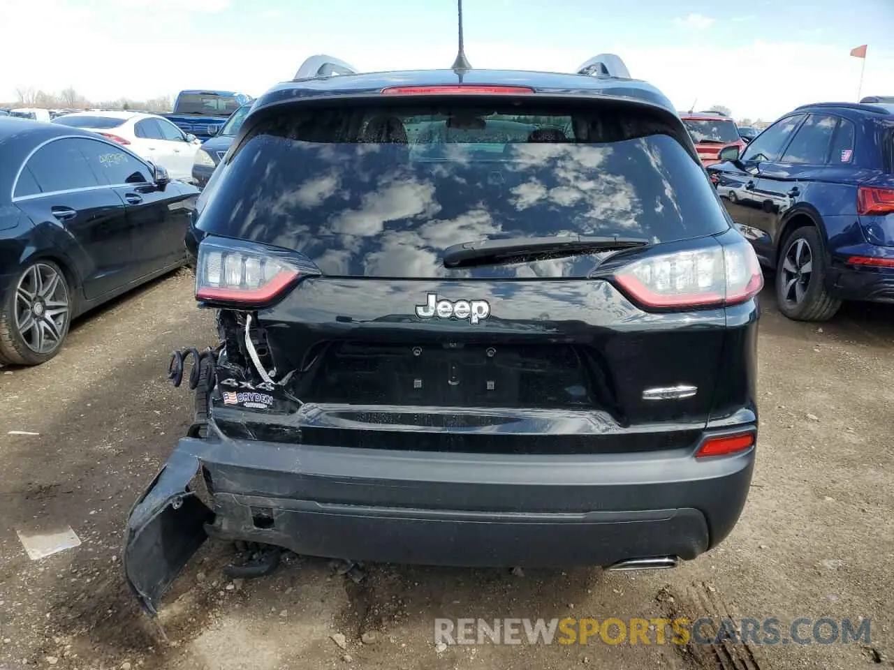 6 Photograph of a damaged car 1C4PJMCX8KD229789 JEEP GRAND CHER 2019