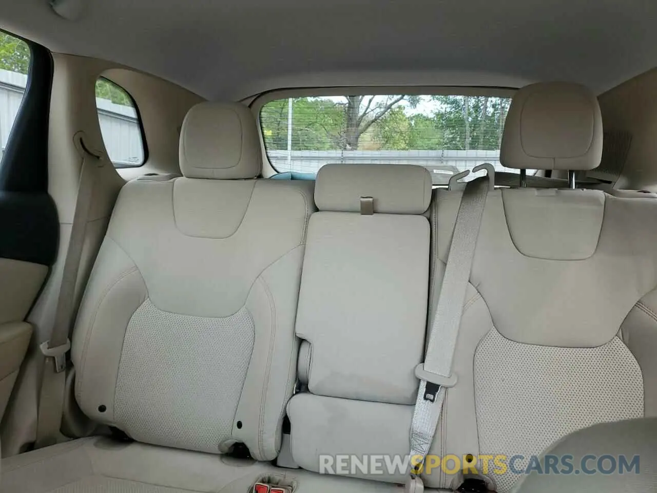 10 Photograph of a damaged car 1C4PJMCXXKD432988 JEEP GRAND CHER 2019