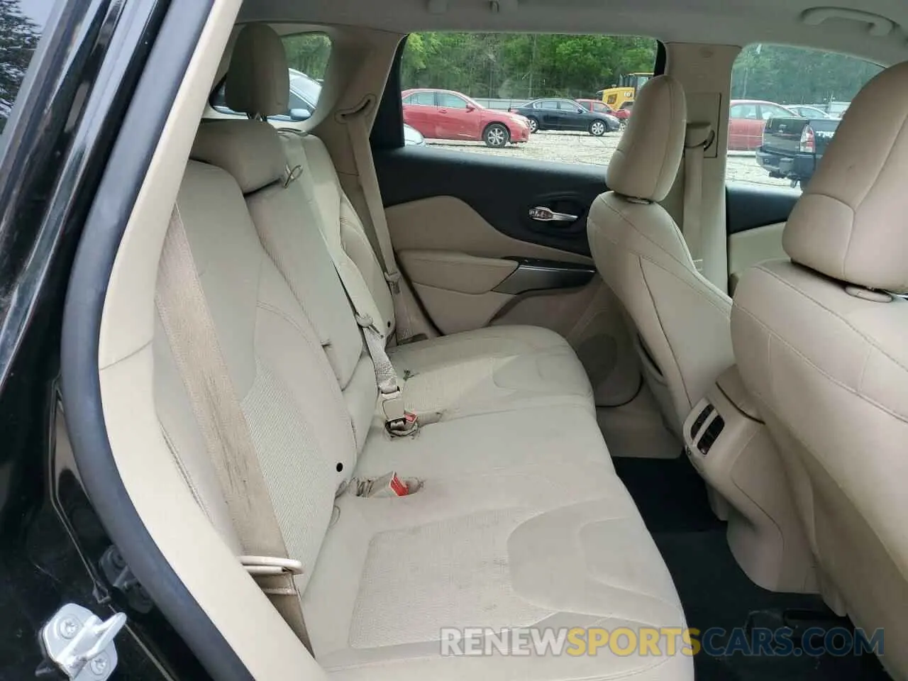 11 Photograph of a damaged car 1C4PJMCXXKD432988 JEEP GRAND CHER 2019