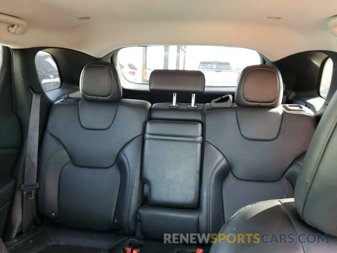 10 Photograph of a damaged car 1C4PJMDN0KD142577 JEEP GRAND CHER 2019