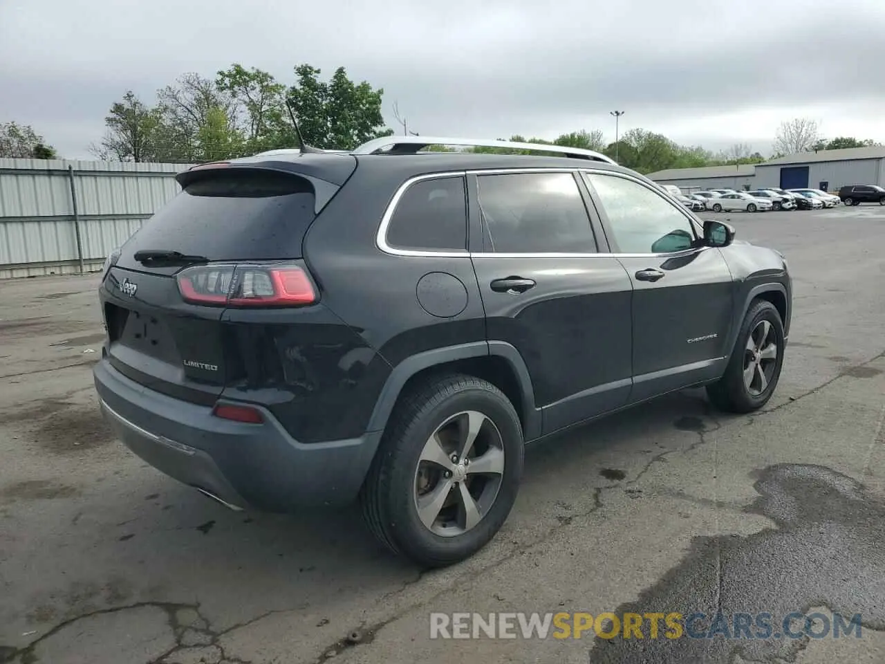 3 Photograph of a damaged car 1C4PJMDN1KD117445 JEEP GRAND CHER 2019