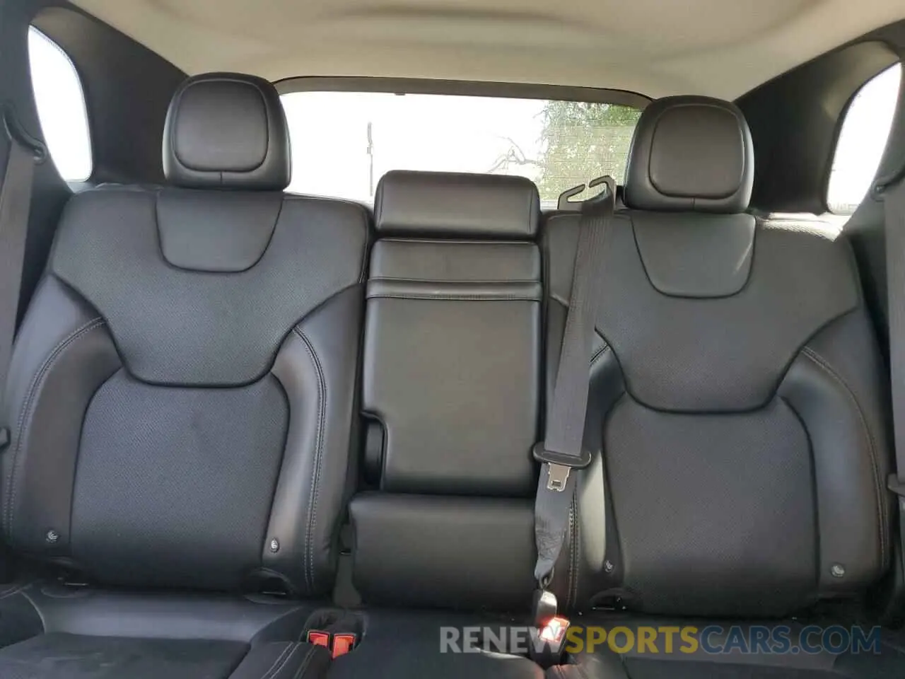 10 Photograph of a damaged car 1C4PJMDN1KD167326 JEEP GRAND CHER 2019