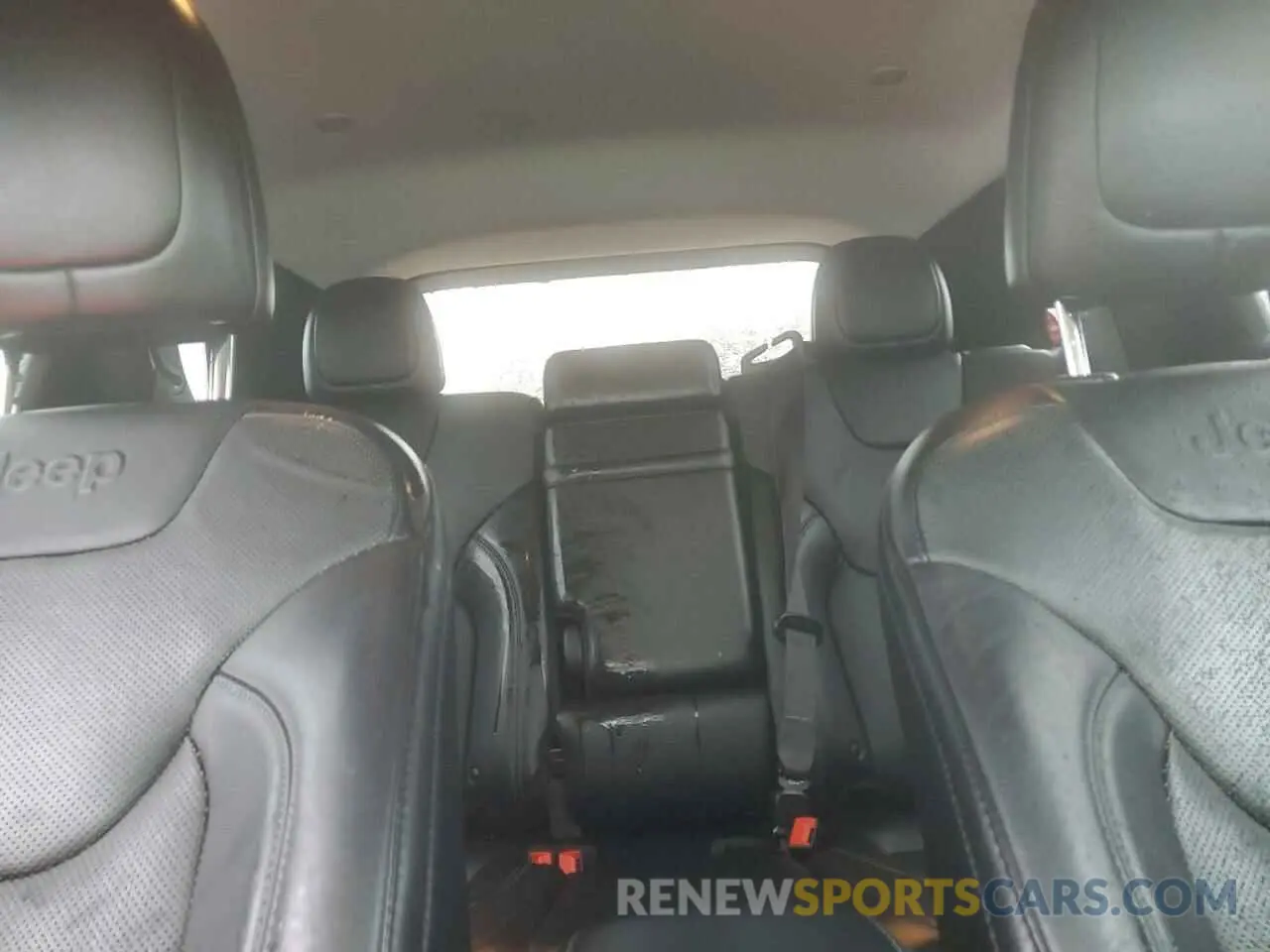 10 Photograph of a damaged car 1C4PJMDN1KD448073 JEEP GRAND CHER 2019