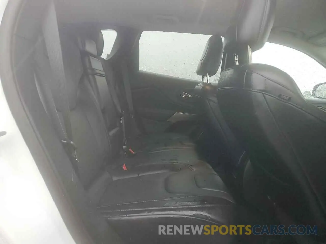 11 Photograph of a damaged car 1C4PJMDN1KD448073 JEEP GRAND CHER 2019