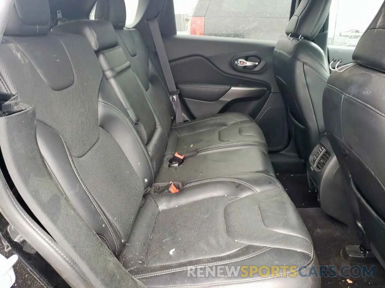 10 Photograph of a damaged car 1C4PJMDN2KD124128 JEEP GRAND CHER 2019