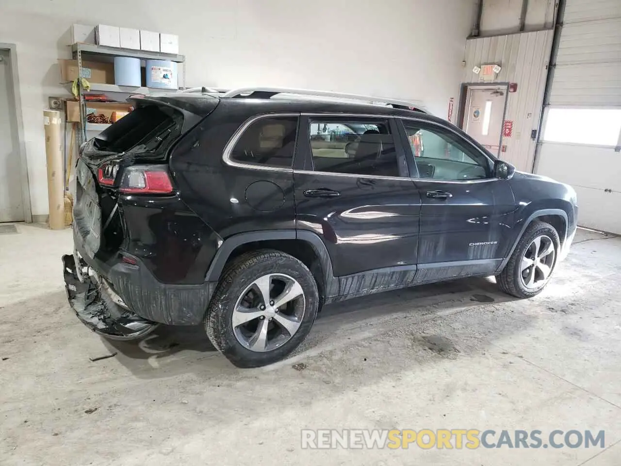 3 Photograph of a damaged car 1C4PJMDN4KD133803 JEEP GRAND CHER 2019