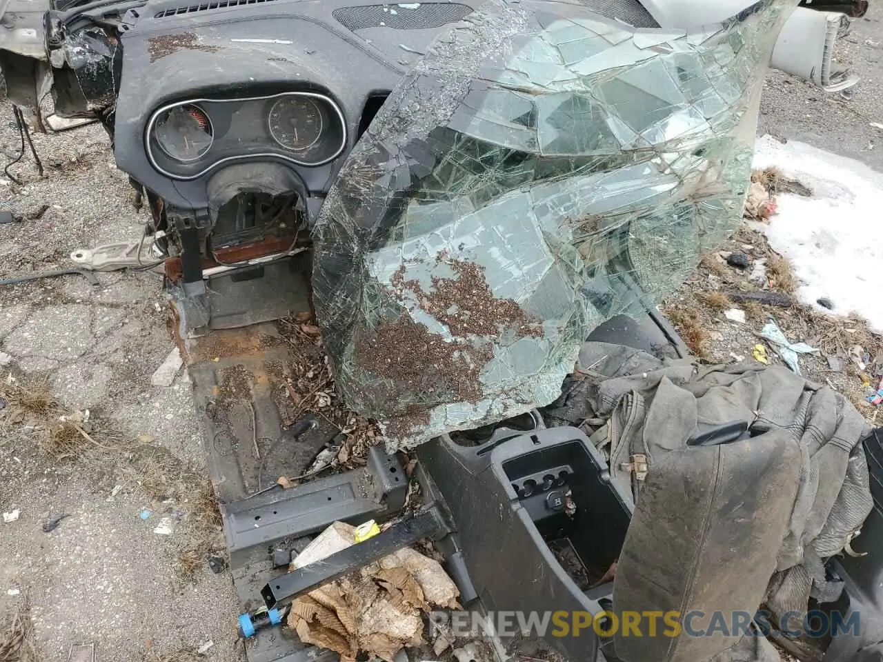 8 Photograph of a damaged car 1C4PJMDN5KD168575 JEEP GRAND CHER 2019