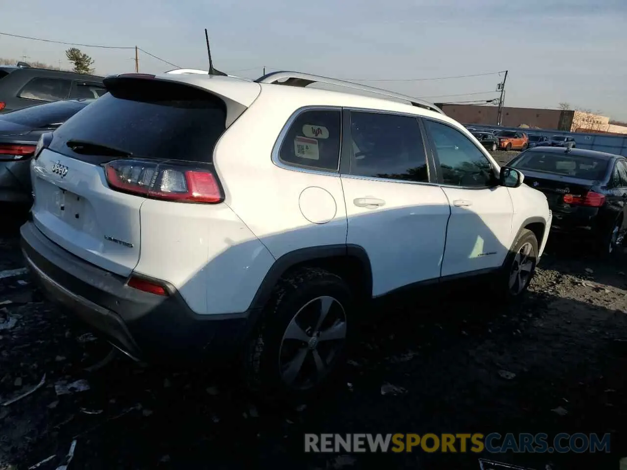 3 Photograph of a damaged car 1C4PJMDN5KD213109 JEEP GRAND CHER 2019