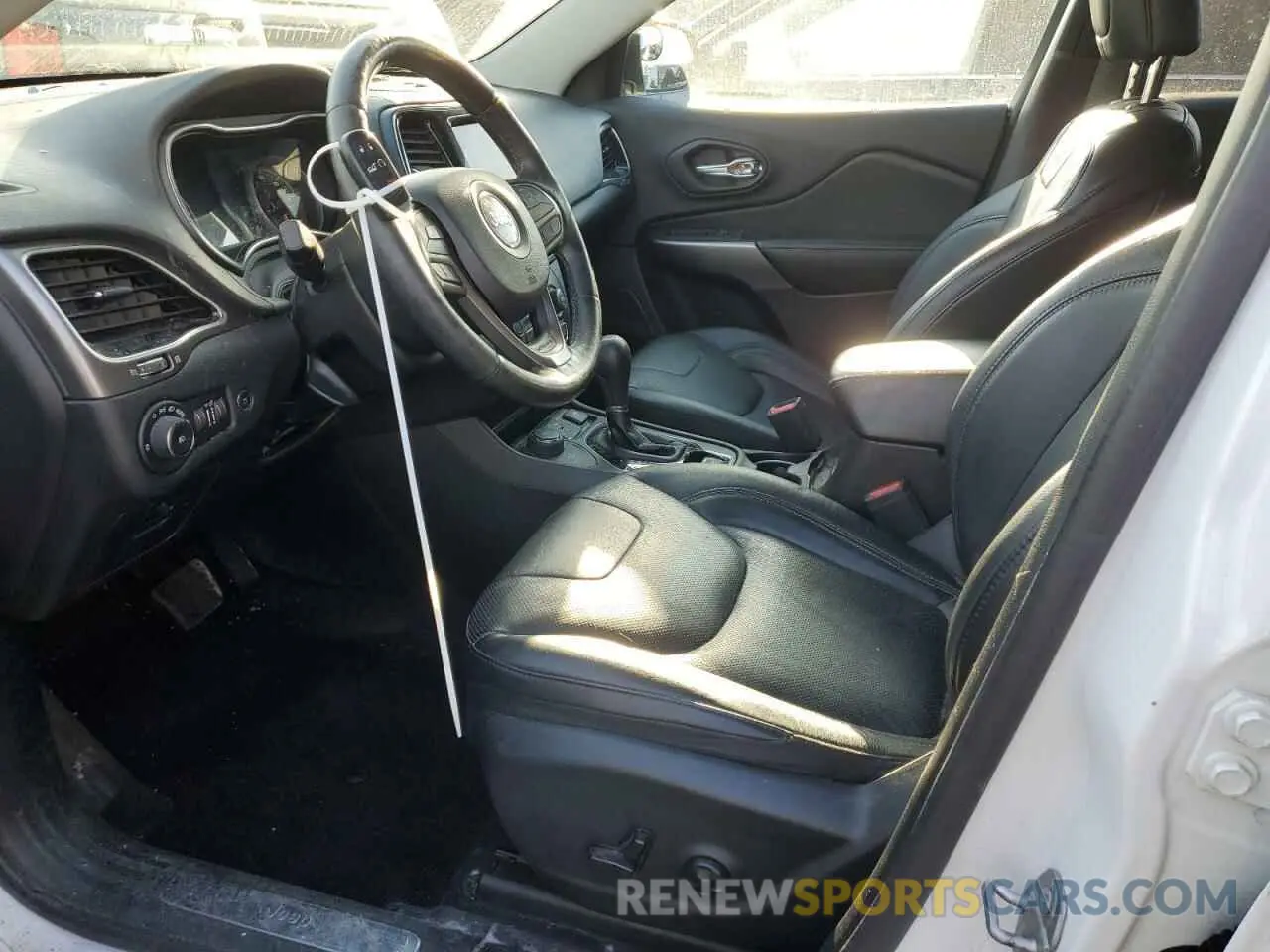 7 Photograph of a damaged car 1C4PJMDN5KD213109 JEEP GRAND CHER 2019