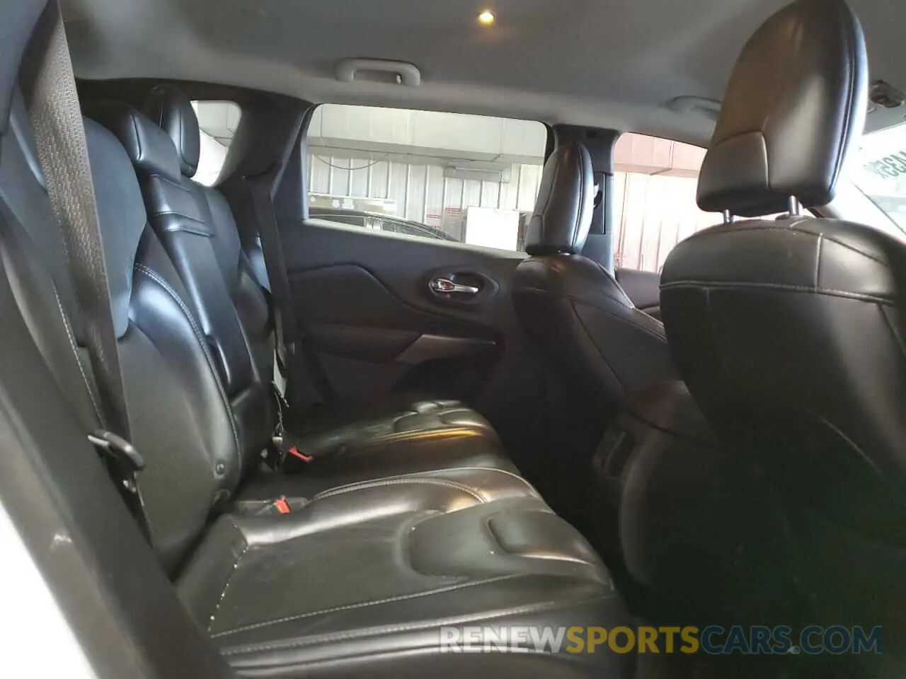 11 Photograph of a damaged car 1C4PJMDN5KD213711 JEEP GRAND CHER 2019
