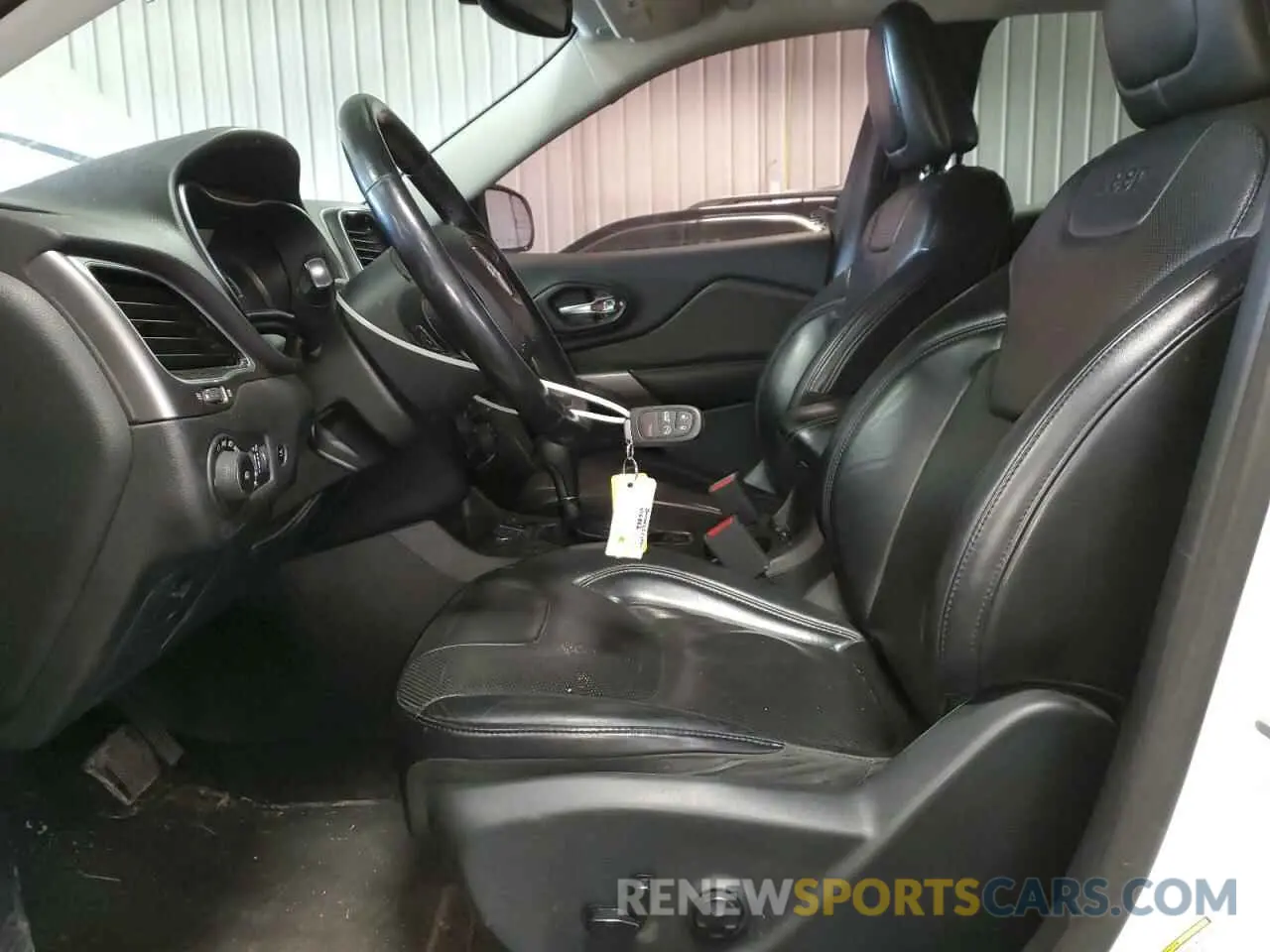 7 Photograph of a damaged car 1C4PJMDN5KD213711 JEEP GRAND CHER 2019