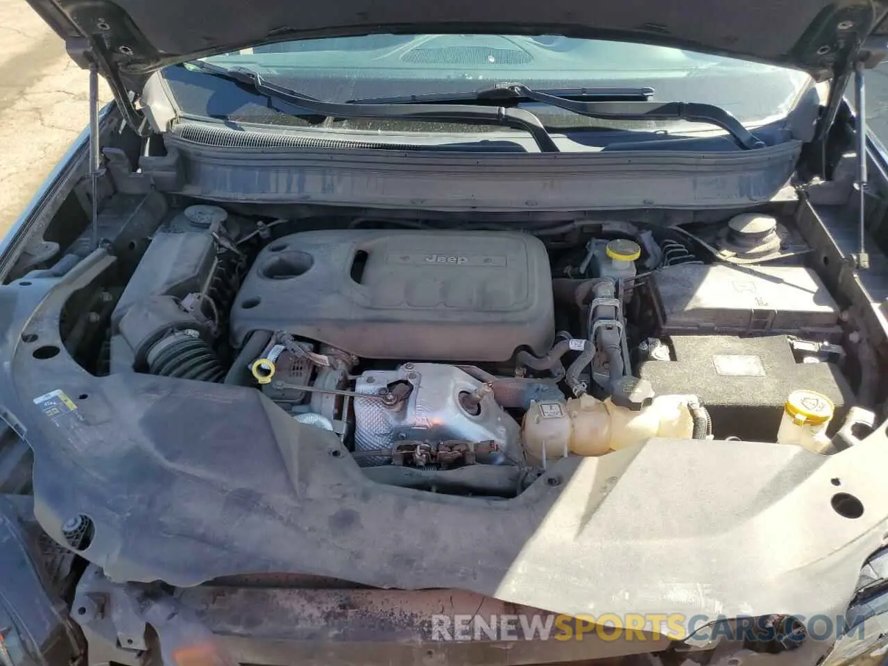 12 Photograph of a damaged car 1C4PJMDN6KD134094 JEEP GRAND CHER 2019